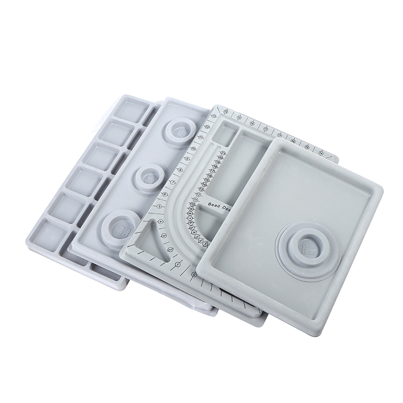 Gray Flocked Bead Board Bracel - Jewelry Making Table recension och pris